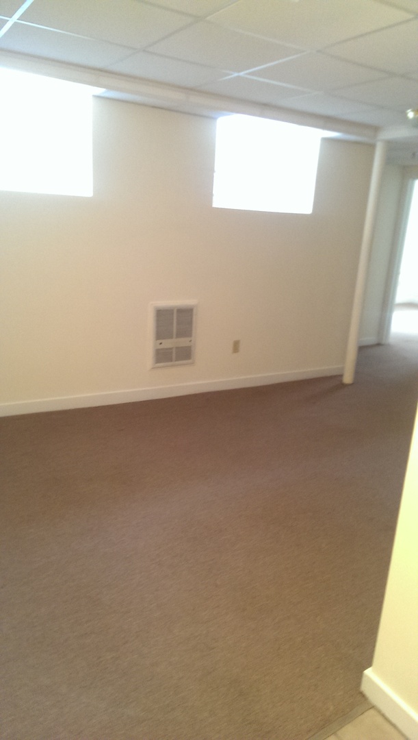 Cambridge Apartment: 1622 Massachusetts Avenue