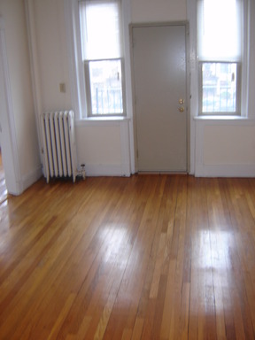 Brighton 1 bedroom available across from T