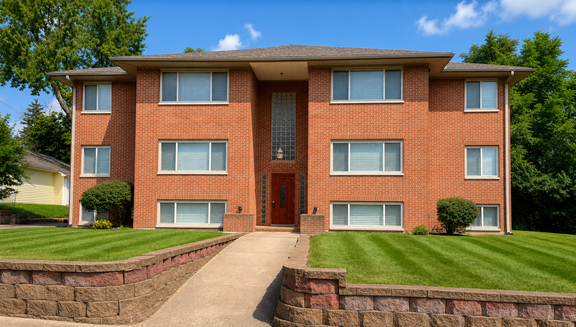 Dayton Apartment: 917 Cherry Dr