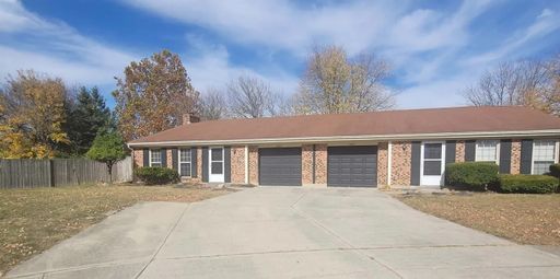 Updated 2 bedroom, 1.5 bath duplex with attached 1 car garage in Englewood