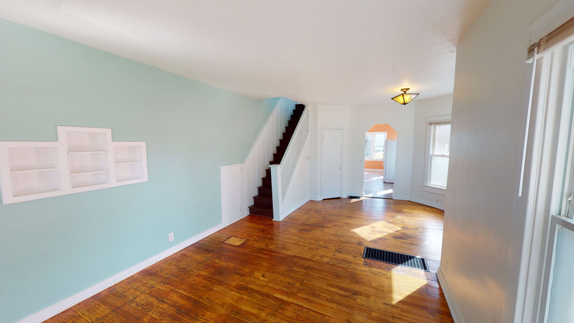 Dayton Apartment: 1450-1452 John Glenn Road