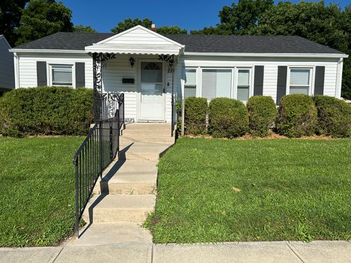 Cozy 3 Bed, 1 Bath Home in Englewood