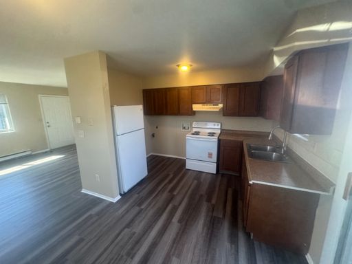 Cozy 2 Bed, 1 Bath Ranch Style Unit – photo 1