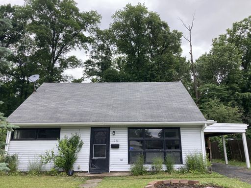 Beautiful 3 bedroom 1 bath Cape Cod style house with den/office and carport located in Kettering – photo 1