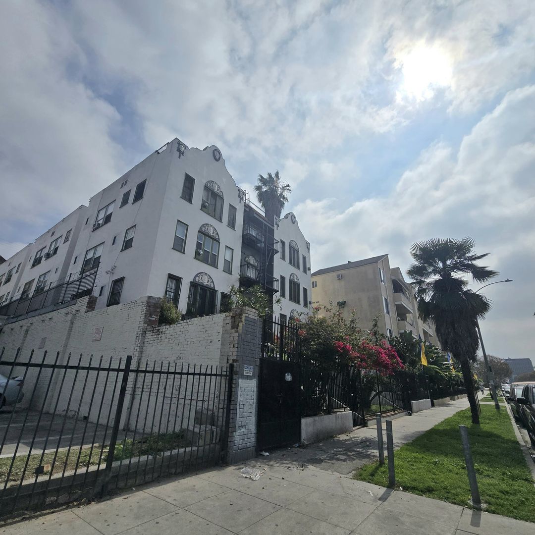 Los Angeles Apartment: 316 S. Berendo Street