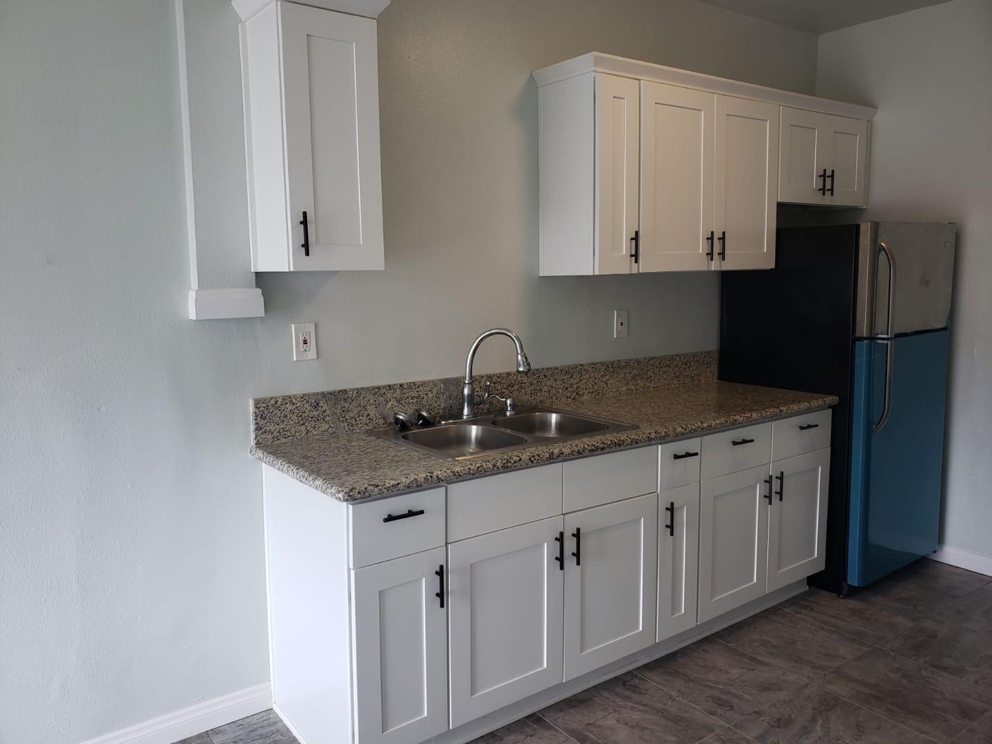 Los Angeles Apartment: 138 S. Berendo Street