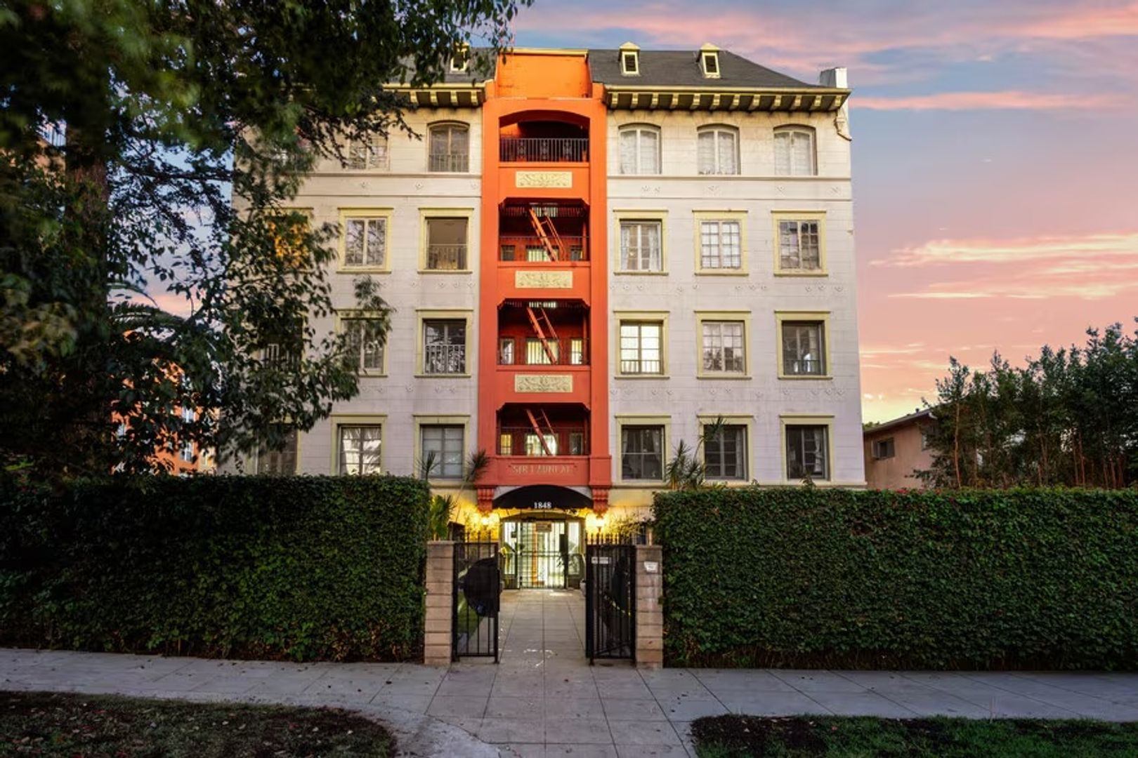 Los Angeles Apartment: 1848 N. Gramercy Place