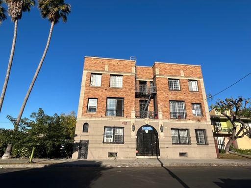 Single/Bachelor Apt in 90015 area-$1100 – photo 1