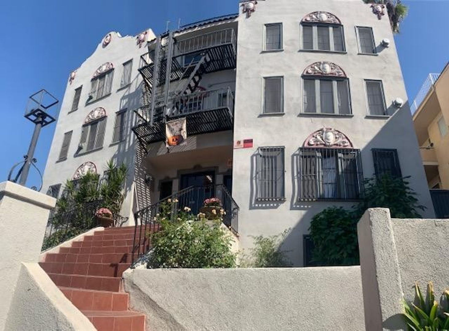 Los Angeles Apartment: 316 S. Berendo Street