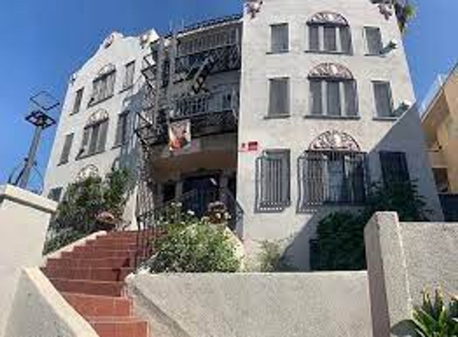 Los Angeles Apartment: 316 S. Berendo Street