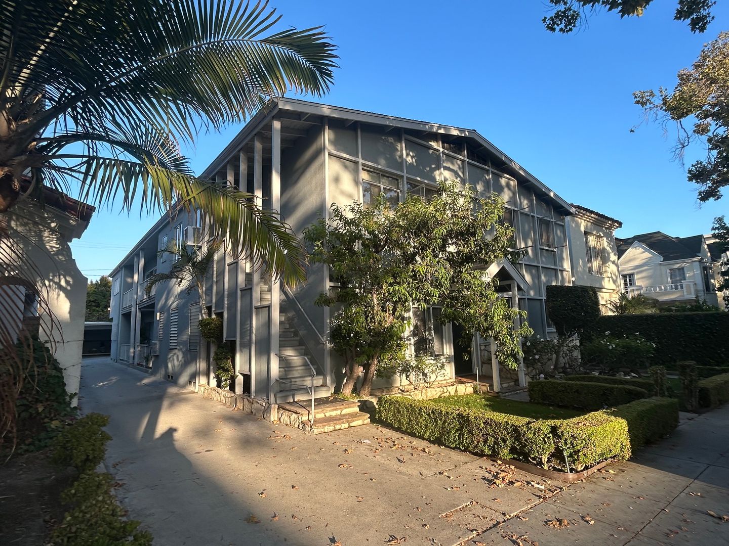 Beverly Hills Apartment: 204 S Arnaz Drive