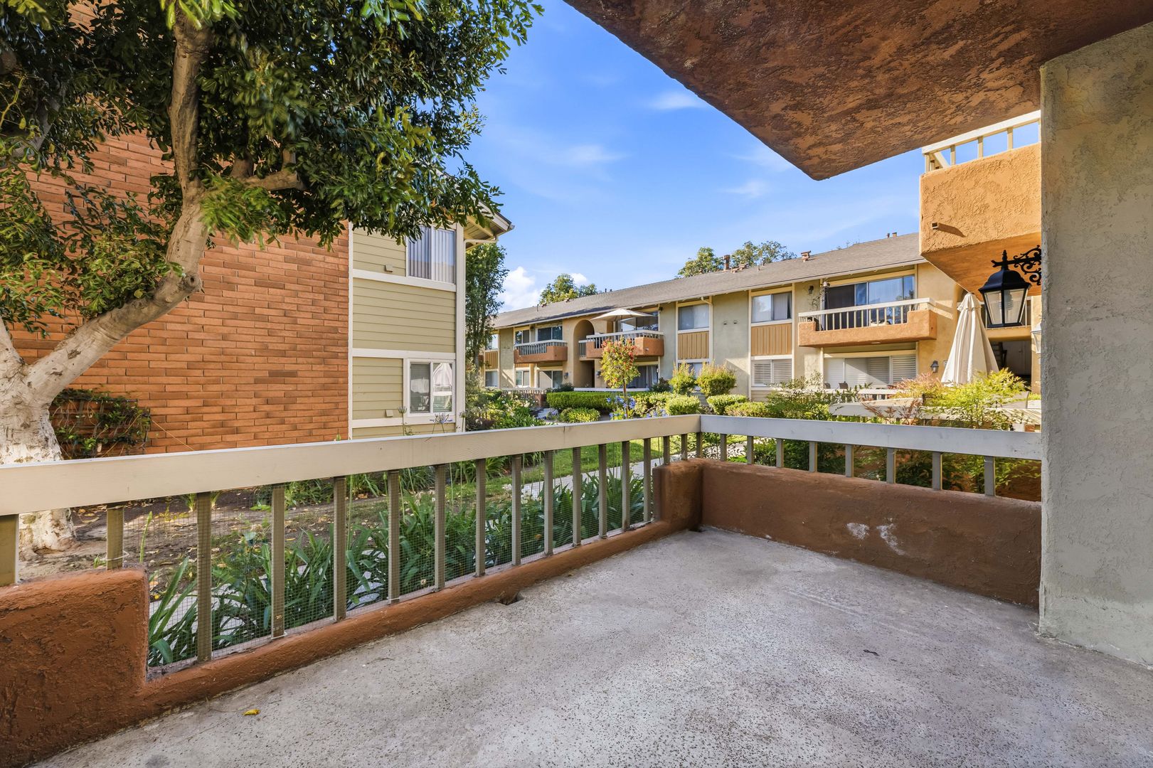 Whittier Condo: 16040 Leffingwell Road
