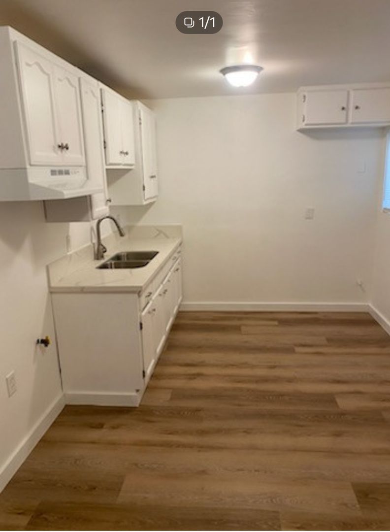 Compton Apartment: 421 N Willowbrook Avenue