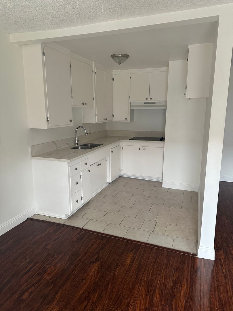 South Gate Apartment: 8601 State Street #1-21