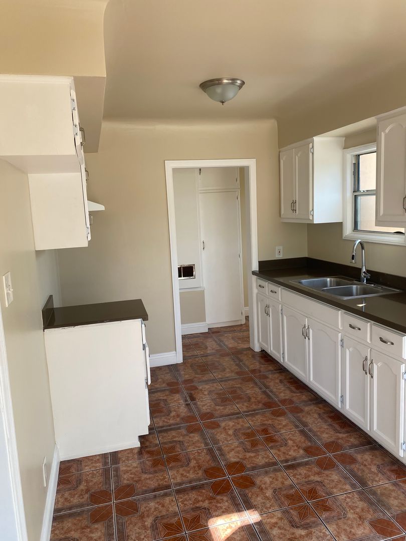 Huntington Park Apartment: 2658 E 58th Street A-F