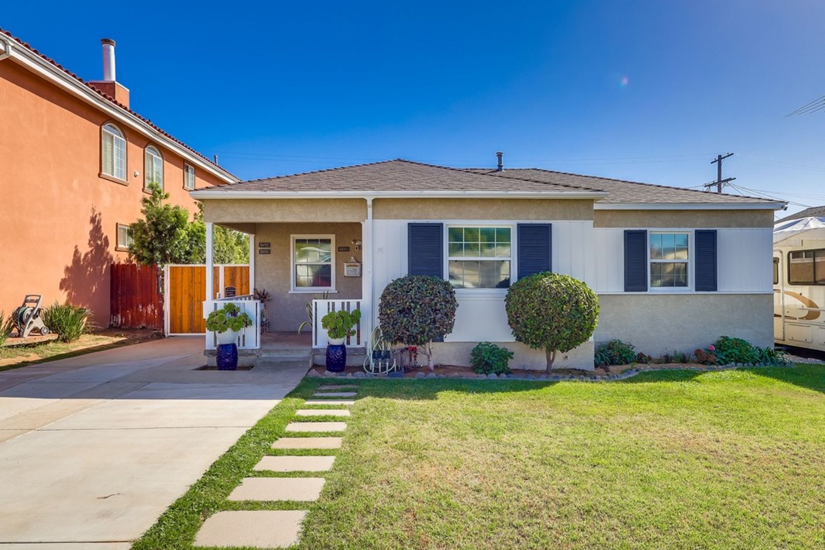 Westchester Apartment: 6504 W 84th Place
