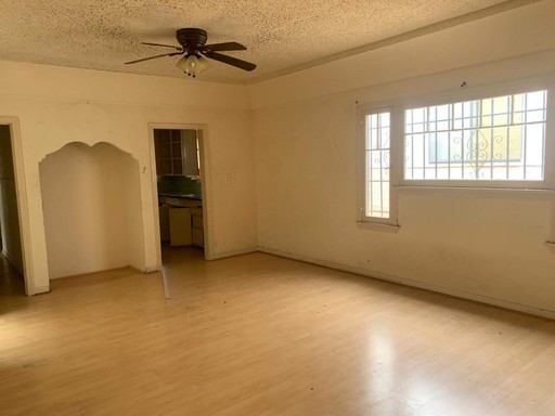 HUGE 3-bdrm on Crenshaw Blvd! – photo 1