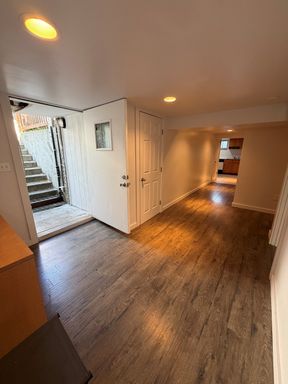 2 Bedroom 1 bath Basement apartment – photo 1