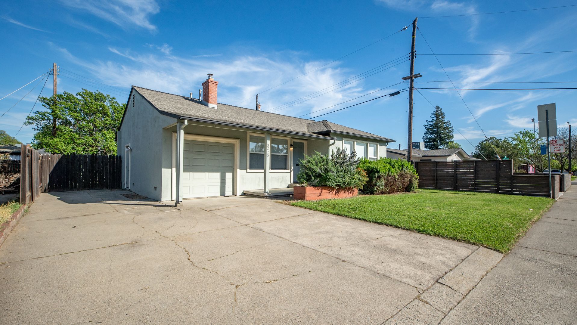 Sacramento House: 3325 65th St