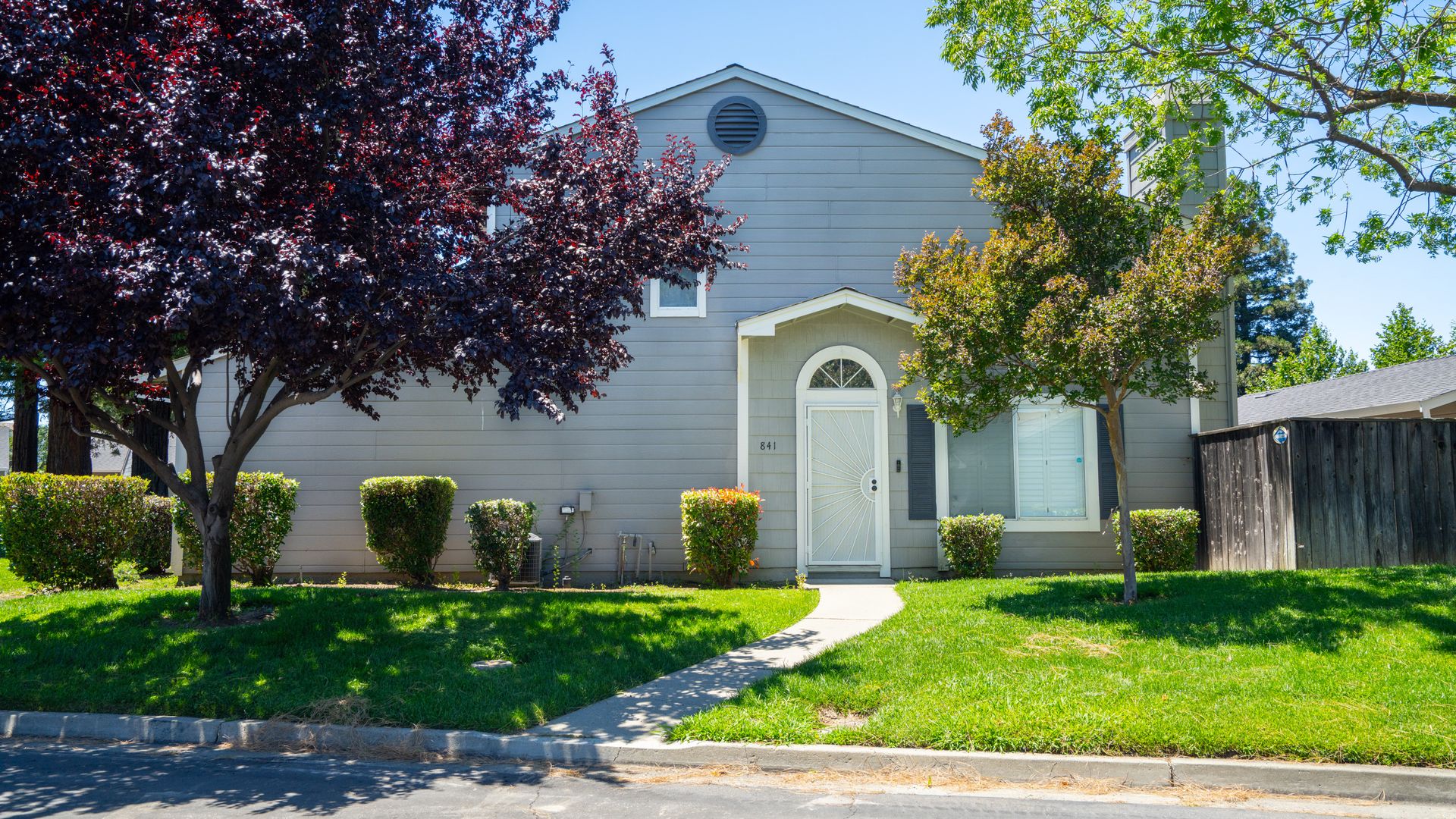 Vacaville House: 841 Northampton Ct.