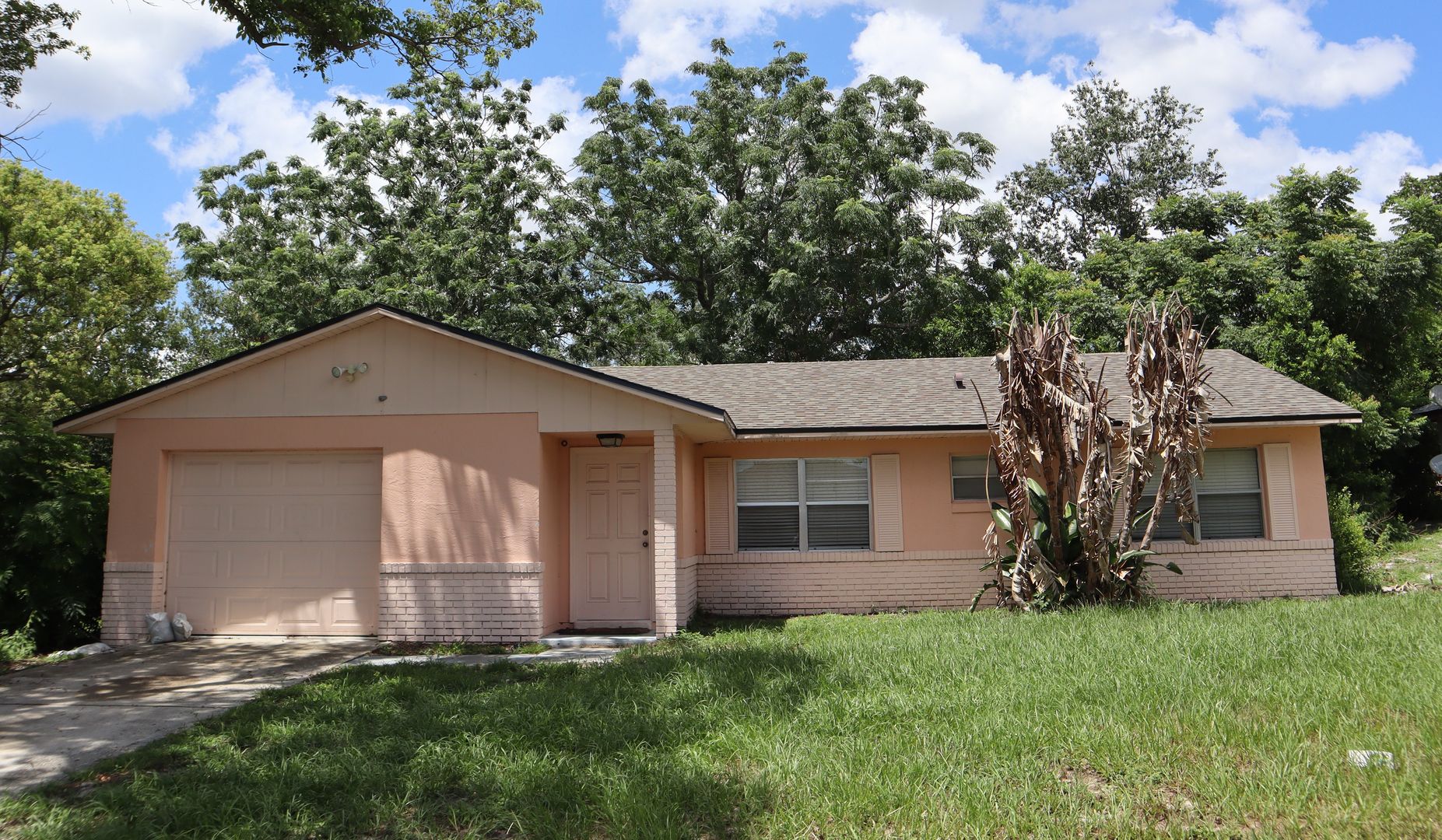 Deltona House: 1582 Lavilla St