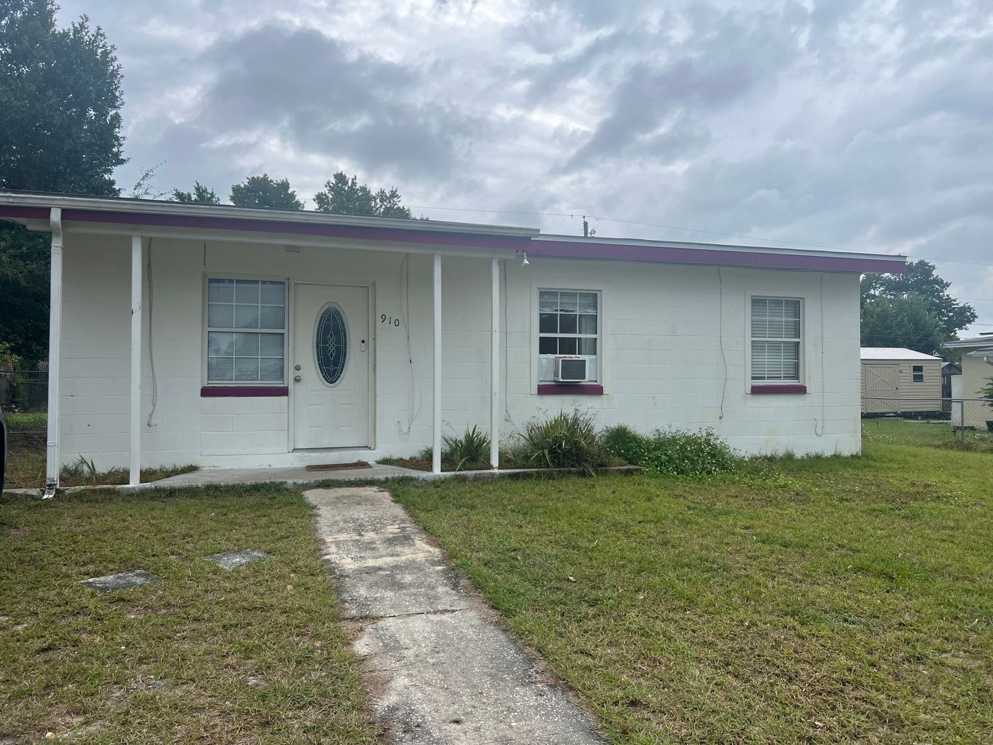 Deltona House: 910 Crawford