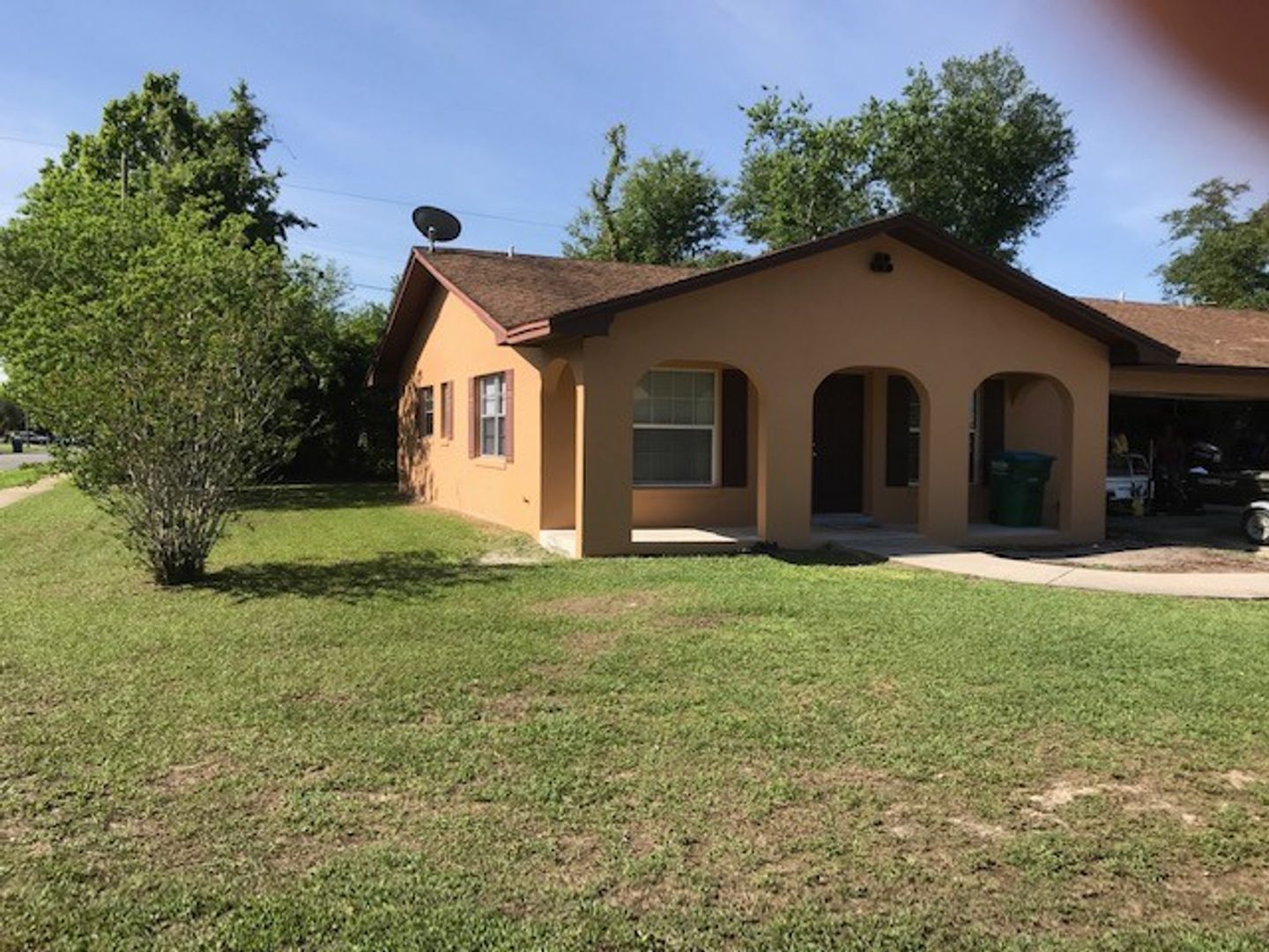 Deltona Multiplex: 151-A Lullwater St