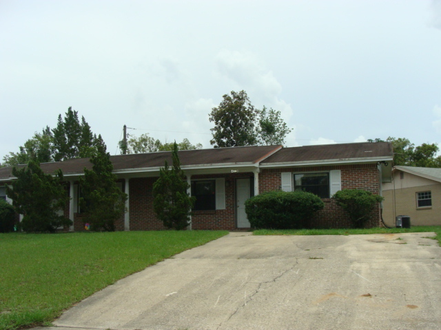 Deltona House: 407-B N. Fowler Drive