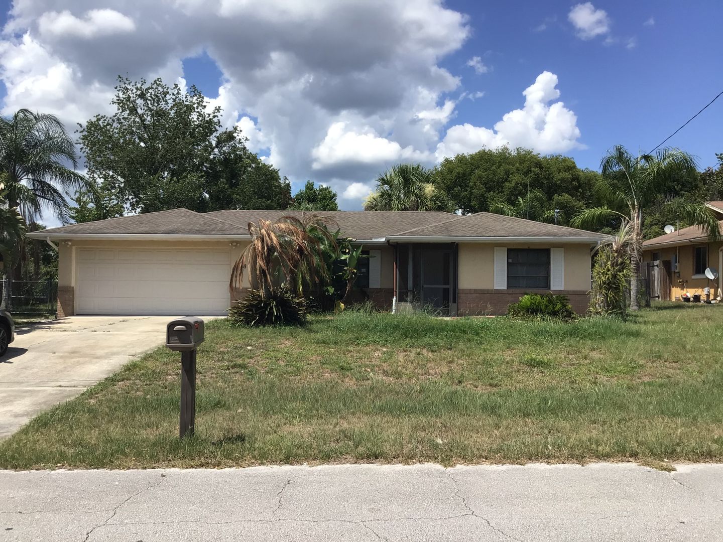 Deltona House: 818 N 4th Avenue