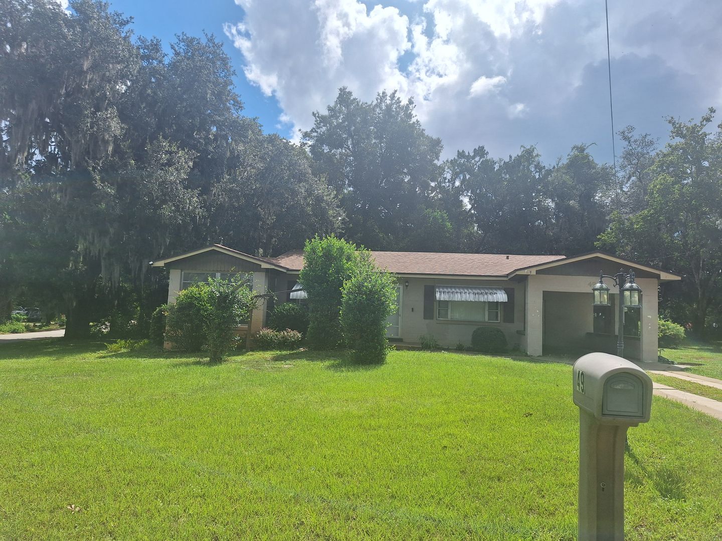 DeBary House: 49 Madera Rd