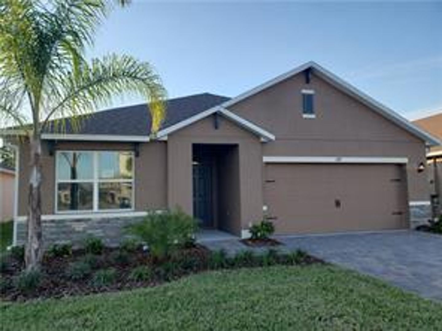Debary House: 239 Lazio Cir