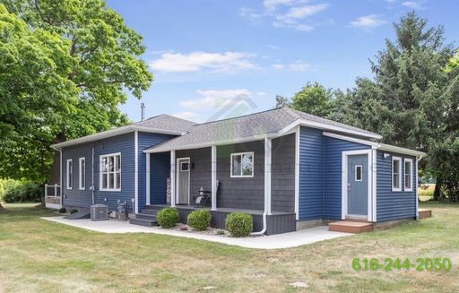 Zeeland Gem! Gorgeous 2 Bed/2 Bath Single-Family Home – Completely Renovated – photo 1