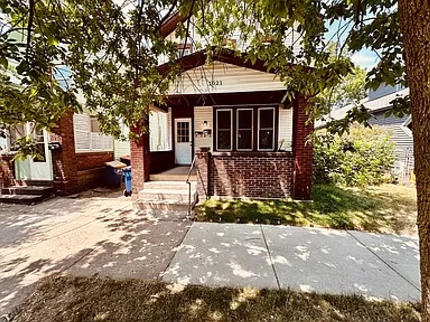 Grand Rapids Apartment: 1021 Broadway Ave NW