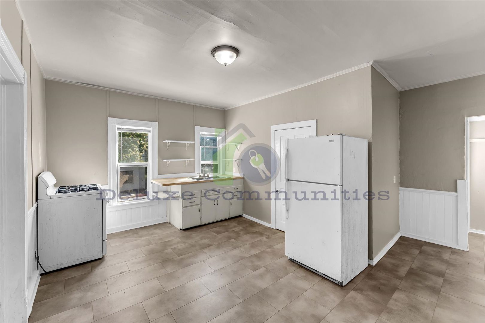 Grand Rapids Apartment: 934 Hovey St SW