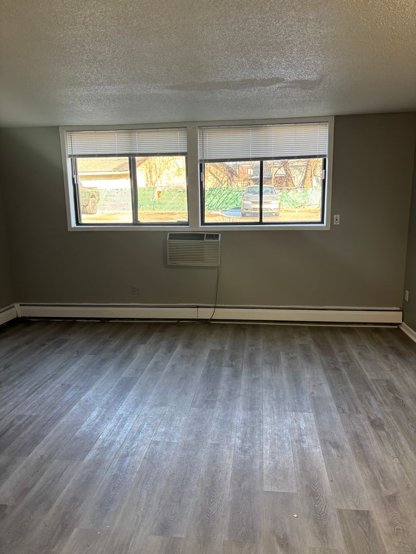 Minneapolis Apartment: 2525 Harriet Avenue