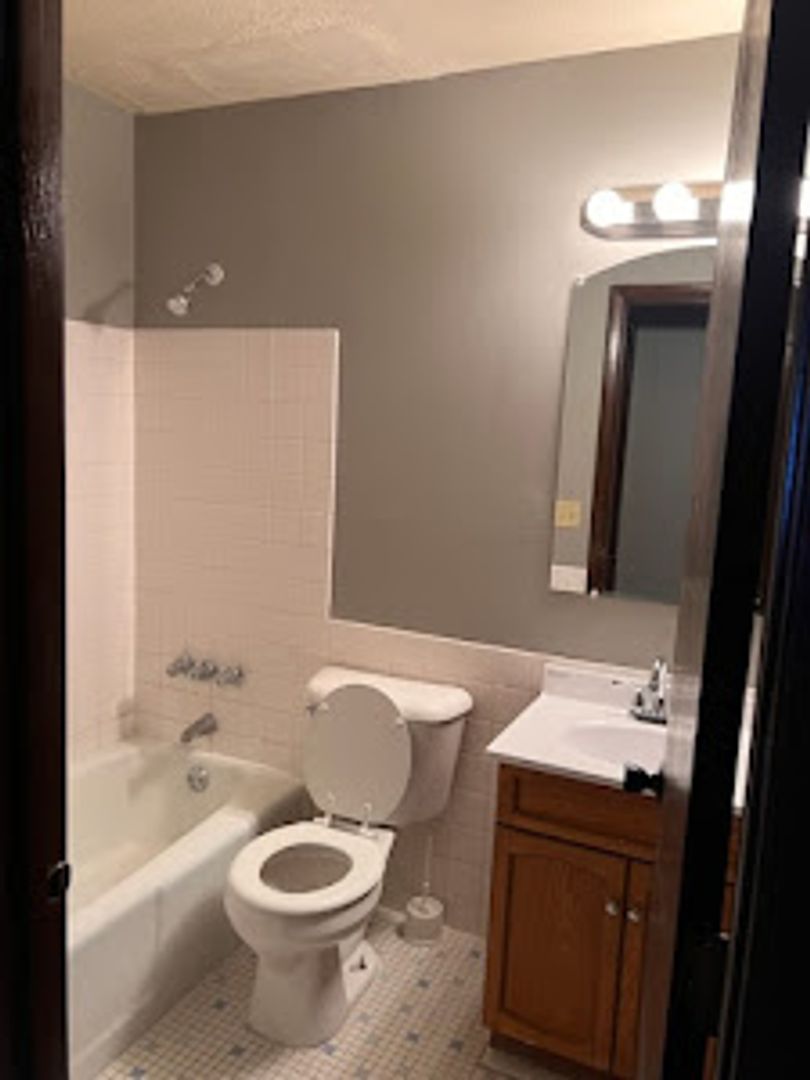 New Hope Apartment: 4601 Independence Ave N