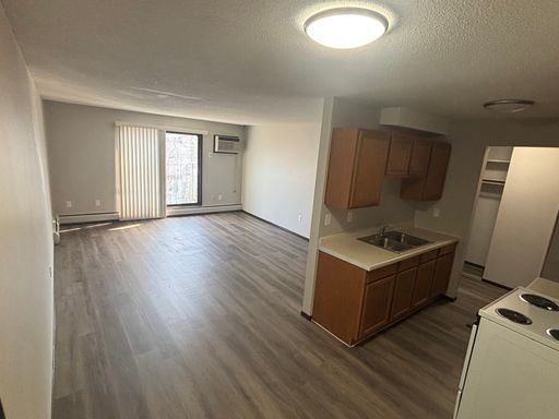 Newly Renovated 1 bedroom – photo 1