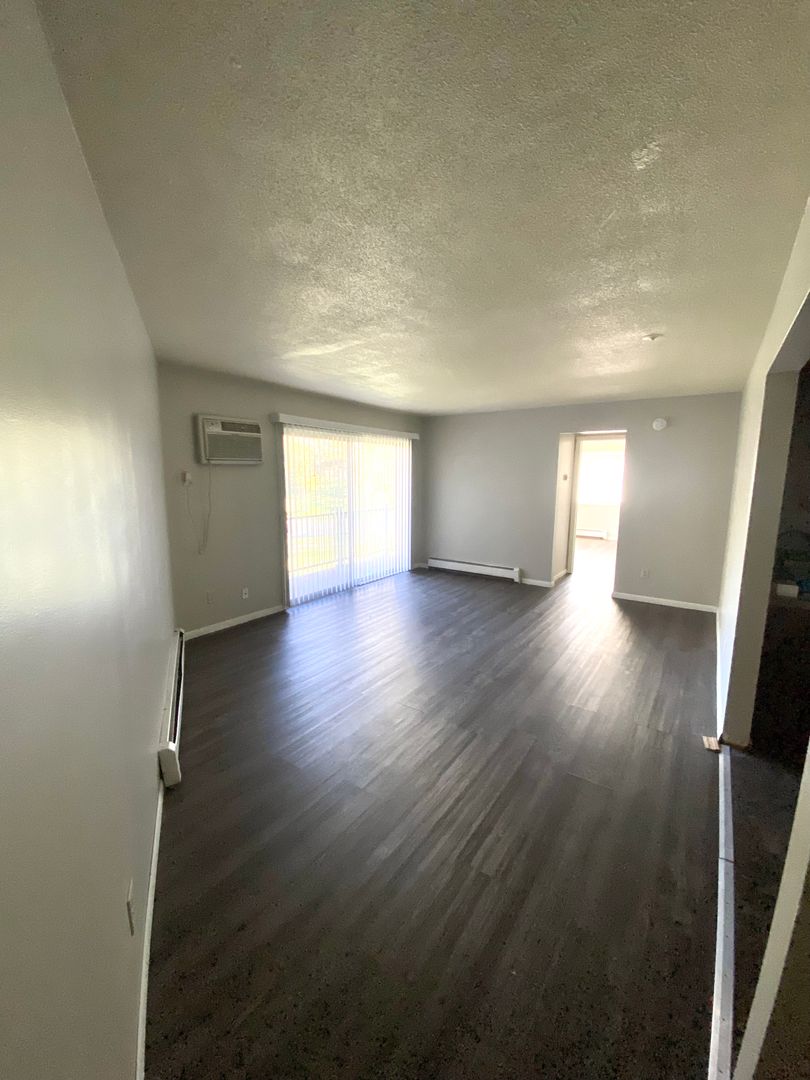 New Hope Apartment: 4601 Independence Ave N