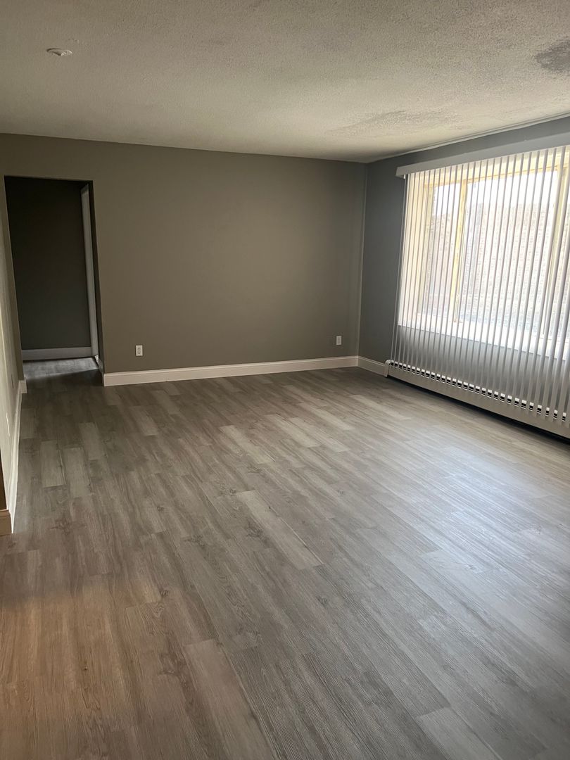 New Hope Apartment: 4601 Independence Ave N