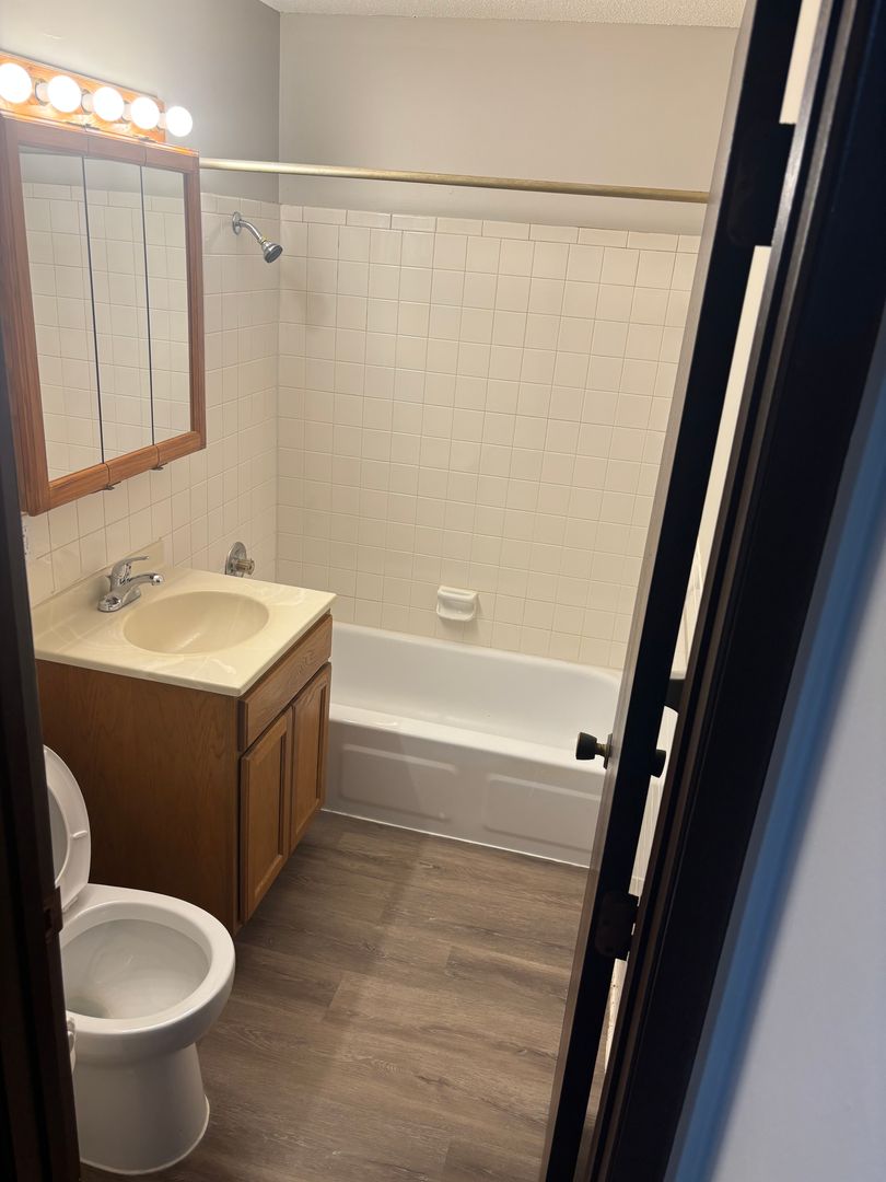 Minneapolis Apartment: 2525 Harriet Avenue