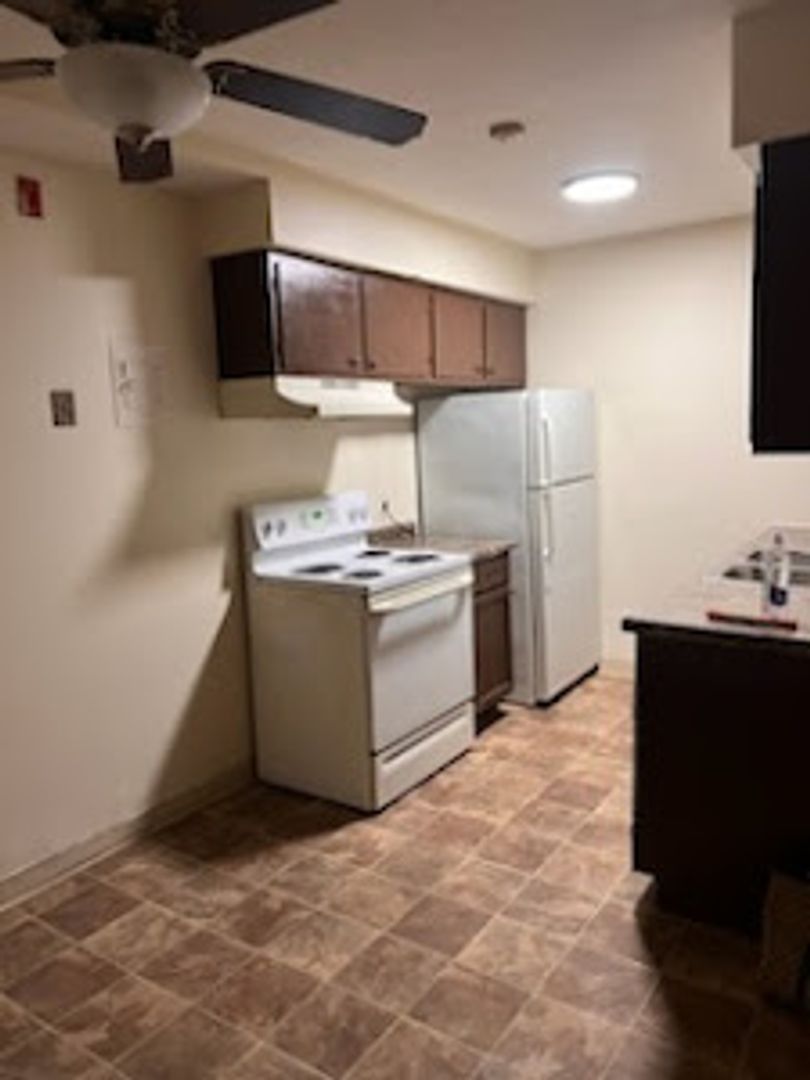 New Hope Apartment: 4601 Independence Ave N