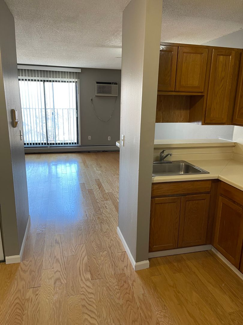 Minneapolis Apartment: 2525 Harriet Avenue