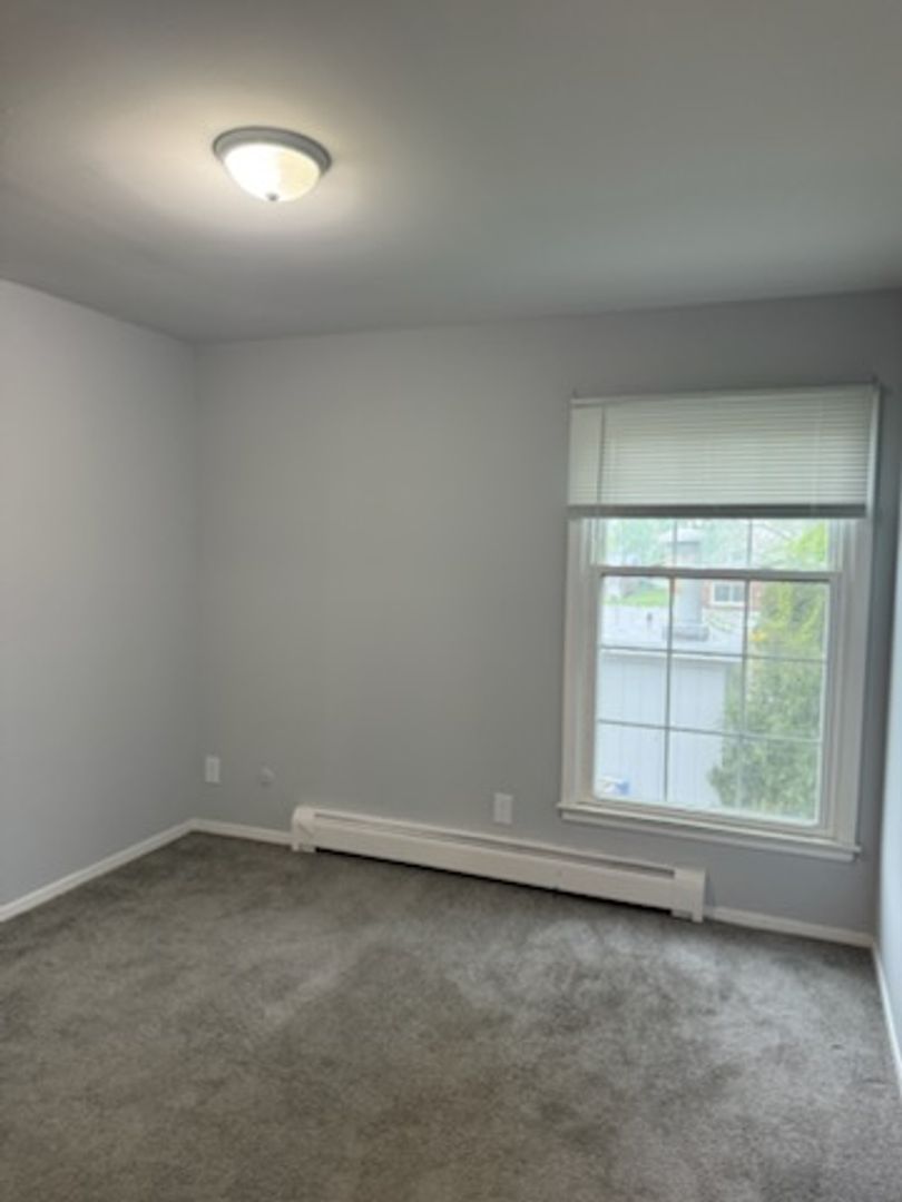 Montgomery Apartment: Boulder Hill Apartments