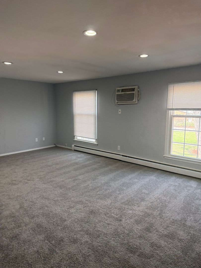 Montgomery Apartment: Boulder Hill Apartments