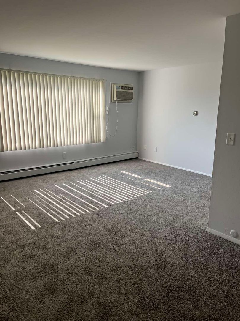Montgomery Apartment: Boulder Hill Apartments