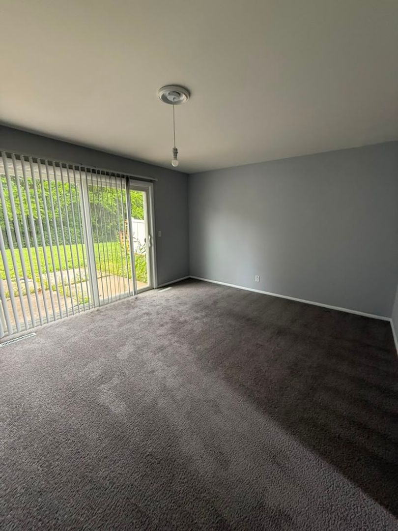 Montgomery Apartment: Boulder Hill Apartments