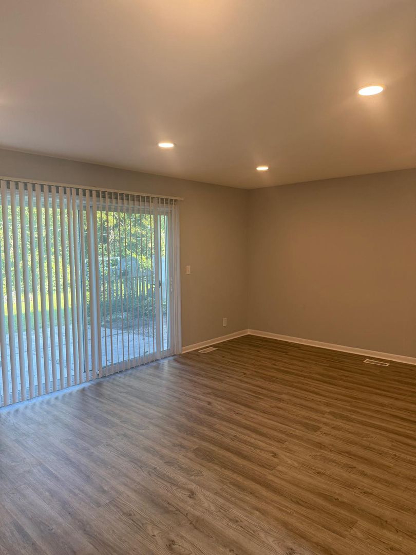 Montgomery Apartment: Boulder Hill Apartments