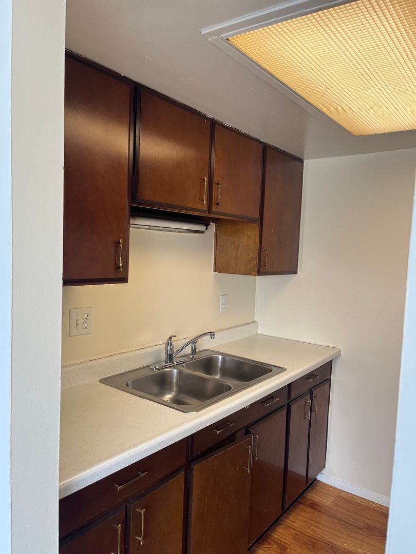 Montgomery Apartment: Boulder Hill Apartments