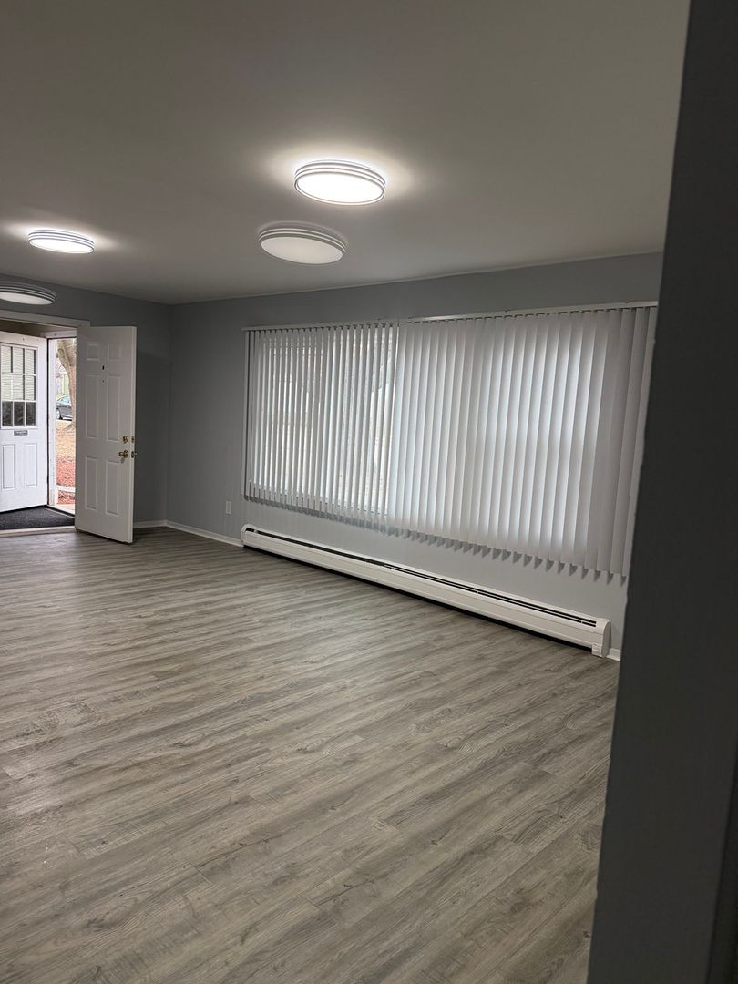 Montgomery Apartment: Boulder Hill Apartments