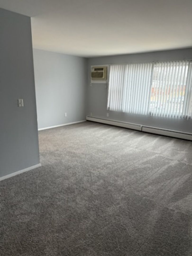 Montgomery Apartment: Boulder Hill Apartments